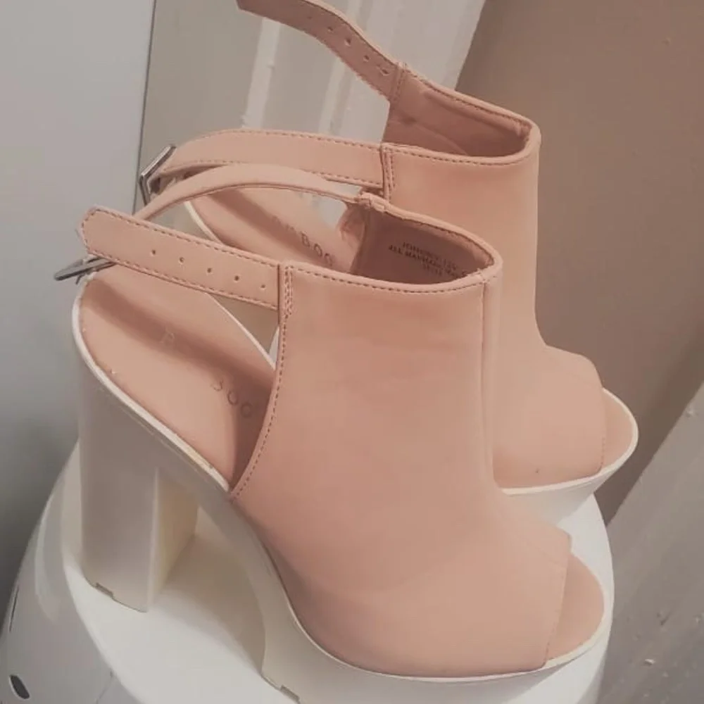 BAMBOO NUDE PEEPTOE PLATFORM BLOCK HEELS SANDALS 🌴